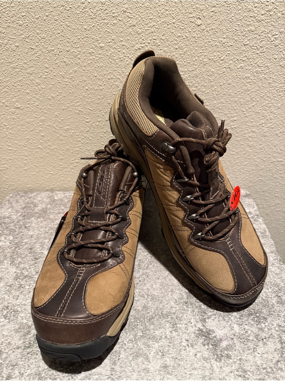 New Balance Men’s Brown/Tan (NWT) Hiking/Outdoor Shoes Size 13 Wide Waterproof